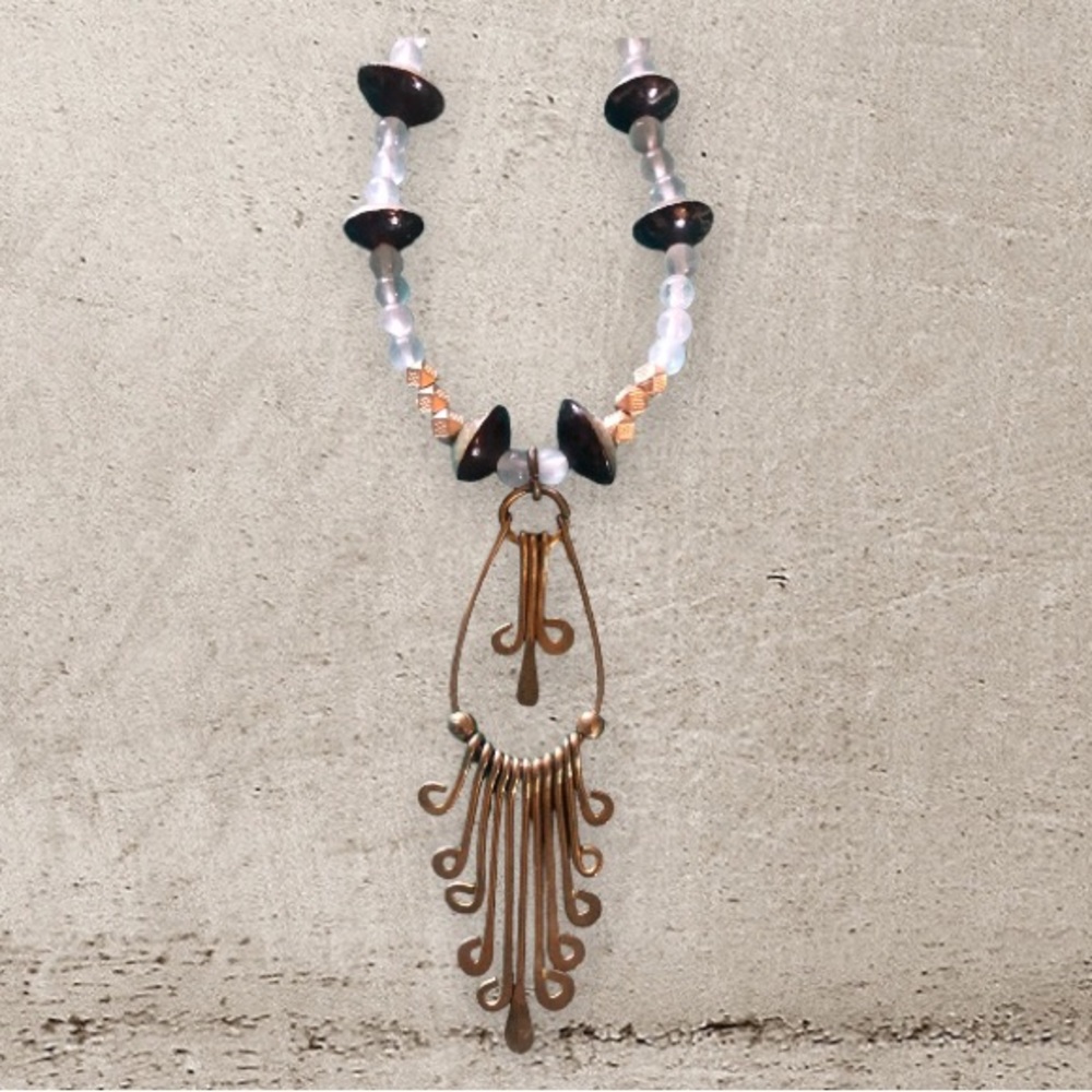 Unique vintage style necklace with stone and gold tones. NWOT - Picture 3 of 3
